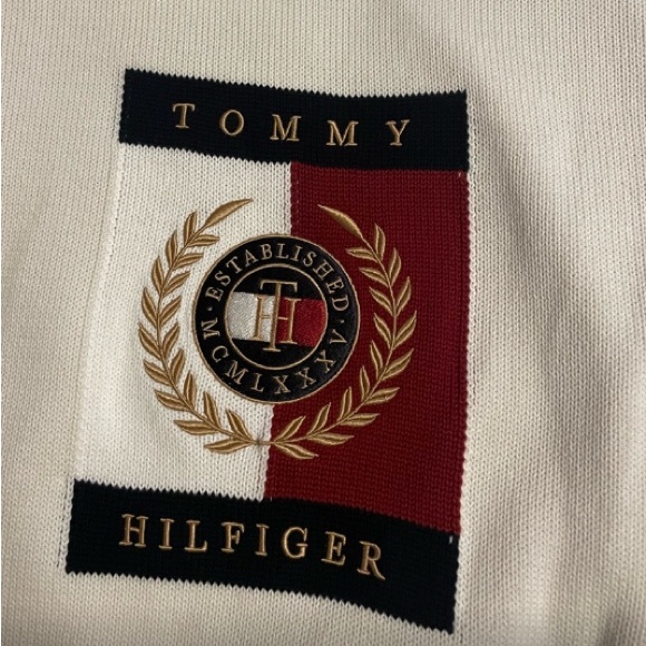 Tommy Hilfiger Brand new sweater. - Picture 3 of 14